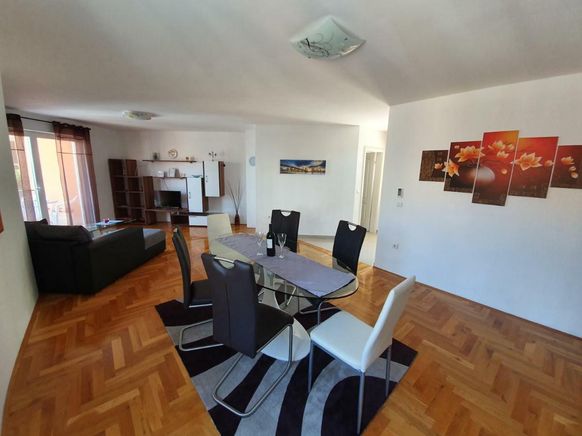 Appartamento Apartman Dubravka 1 Laurana Esterno foto